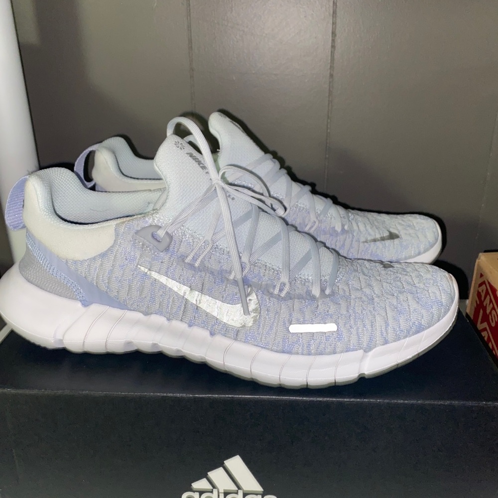 Nike Free Run 5.0 Women’s Size 7.5 NWT - NEVER WORN